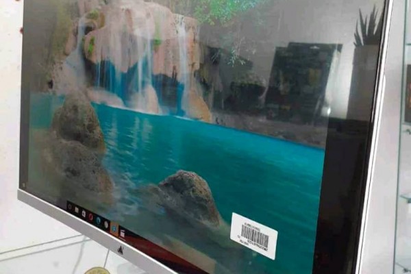 All-in-one i5 24" corved